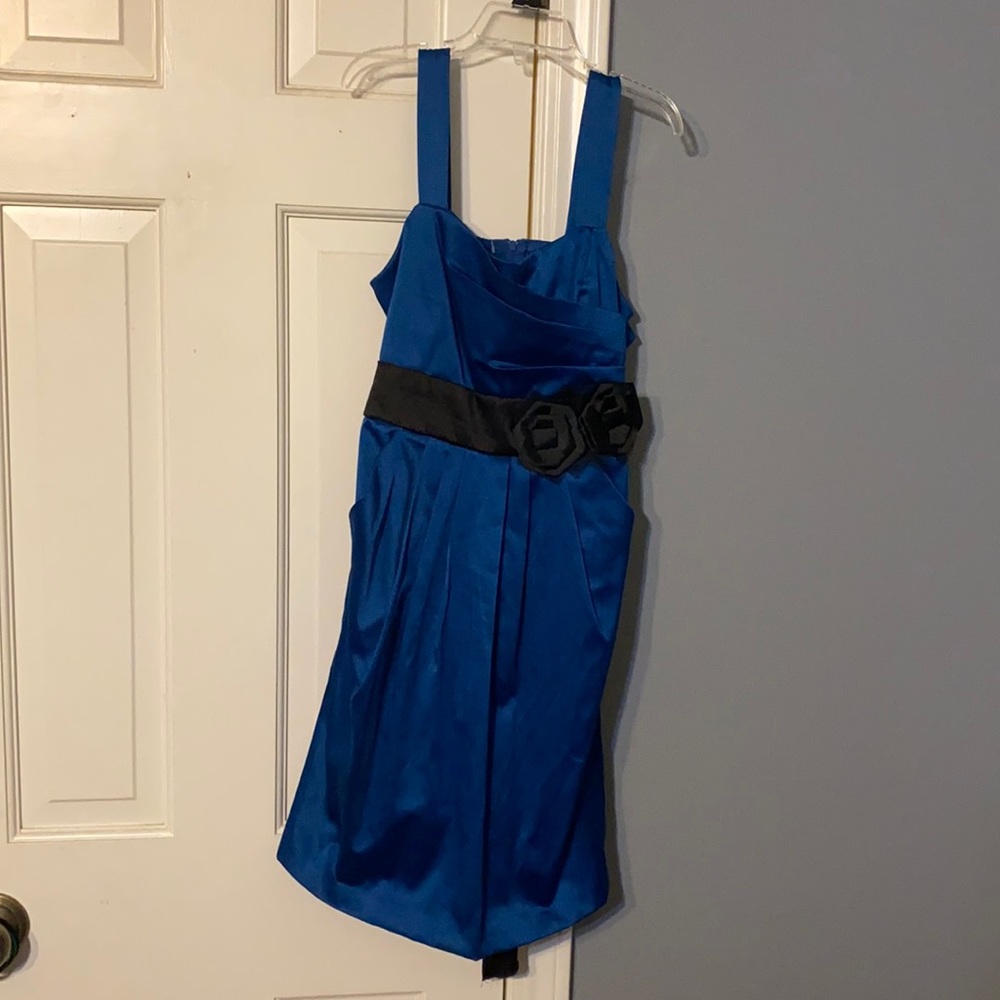 Kids dress by 2-hip. kids size 10